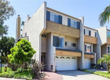 MLS# OC25070907