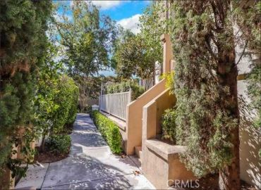 MLS# OC25148598
